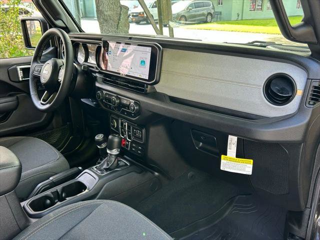 Certified 2025 Jeep Gladiator Willys image 31