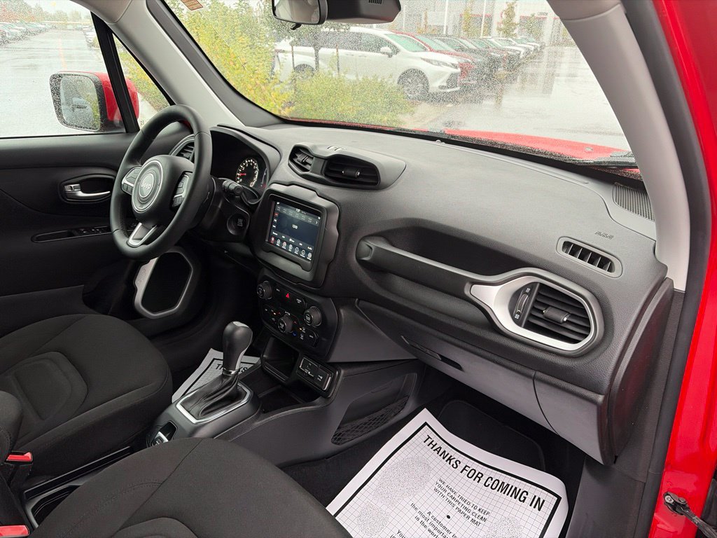 Used 2020 Jeep Renegade Latitude FWD image 14