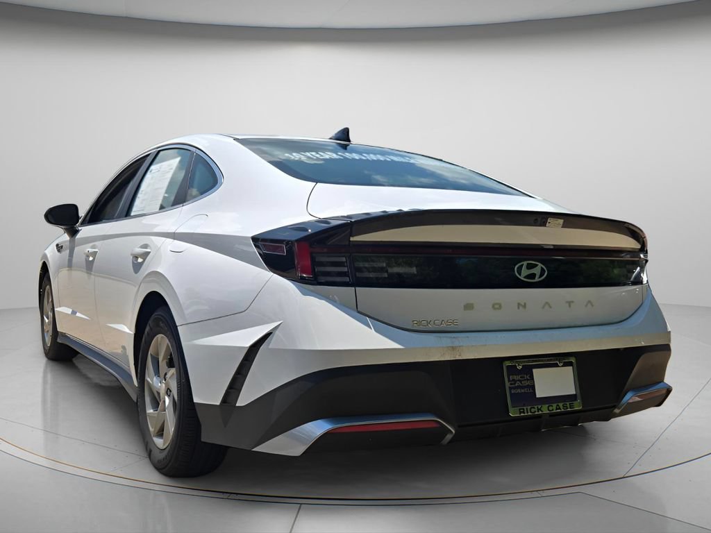Used 2025 Hyundai Sonata SE FWD image 8