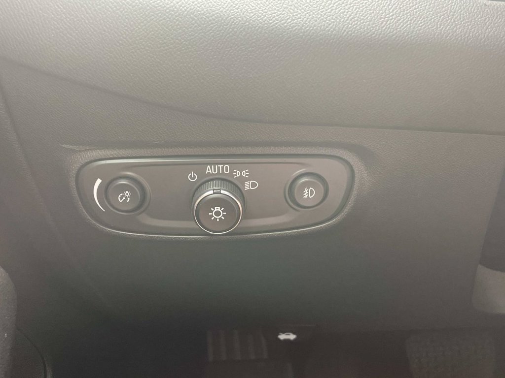 Used 2024 Chevrolet Equinox Premier FWD image 20