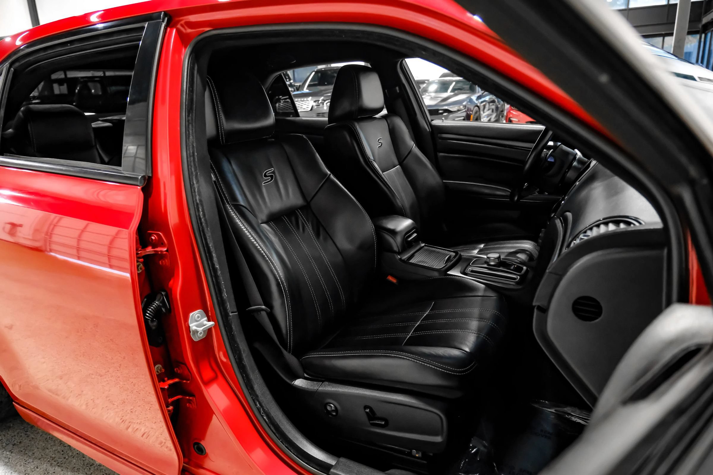 Used 2015 Chrysler 300 S RWD image 46