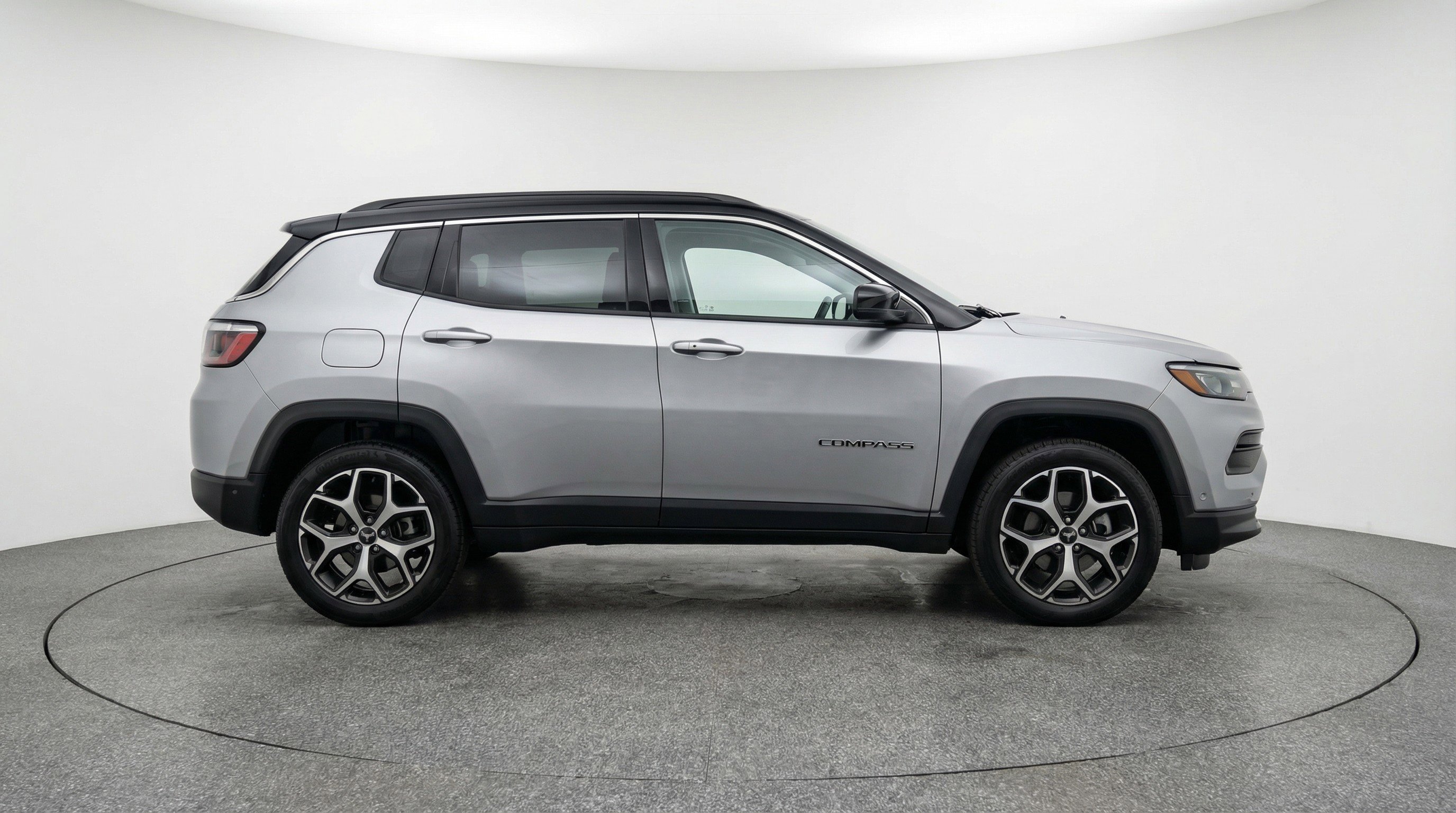Used 2025 Jeep Compass Limited AWD/4WD image 11
