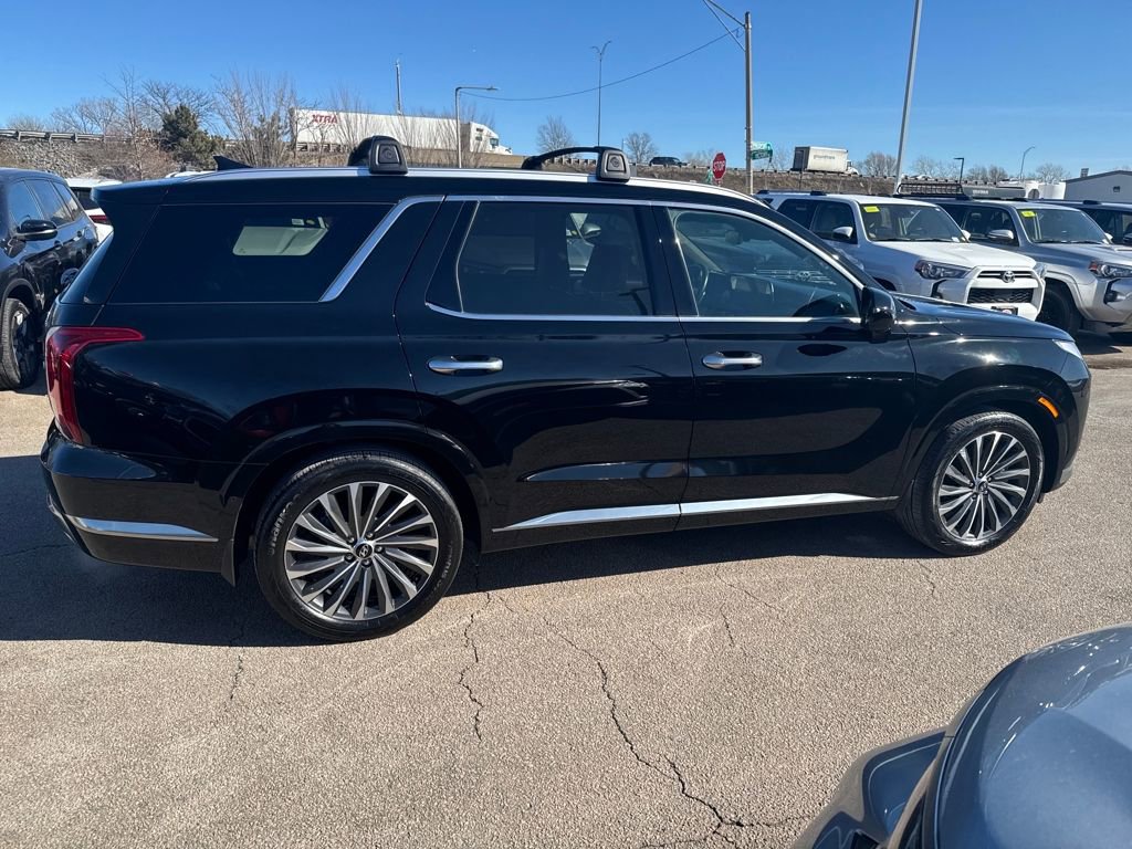 Used 2023 Hyundai Palisade Calligraphy image 12