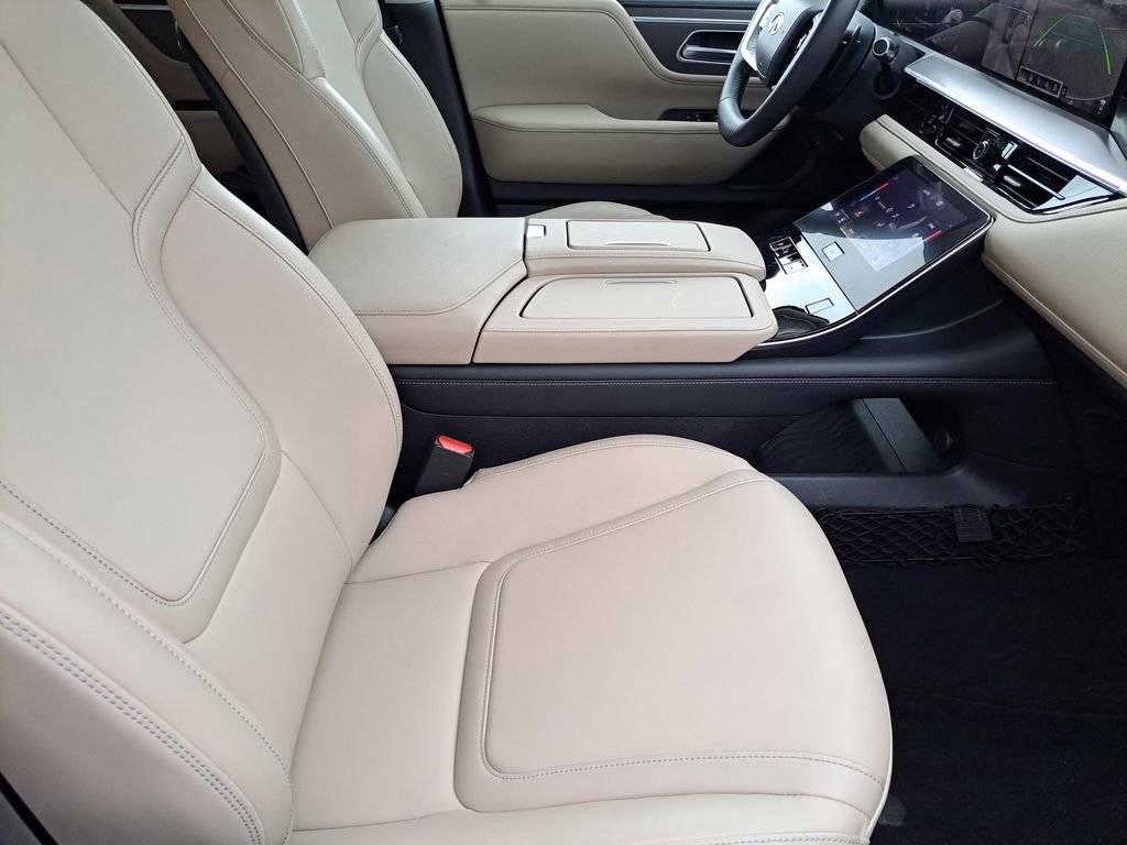 Certified 2025 INFINITI QX80 Pure w/ Cargo Package image 28