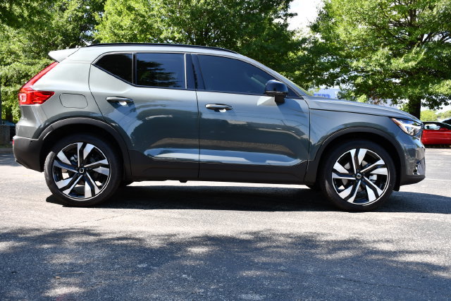 New 2026 Volvo XC40 B5 Plus w/ Climate Package AWD/4WD image 8
