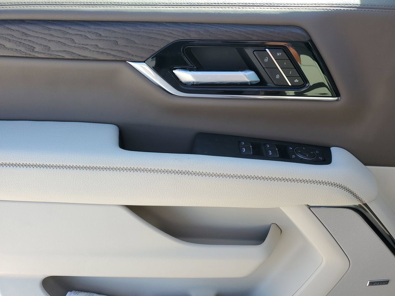 New 2026 GMC Yukon XL Denali w/ Denali Reserve Package RWD image 17