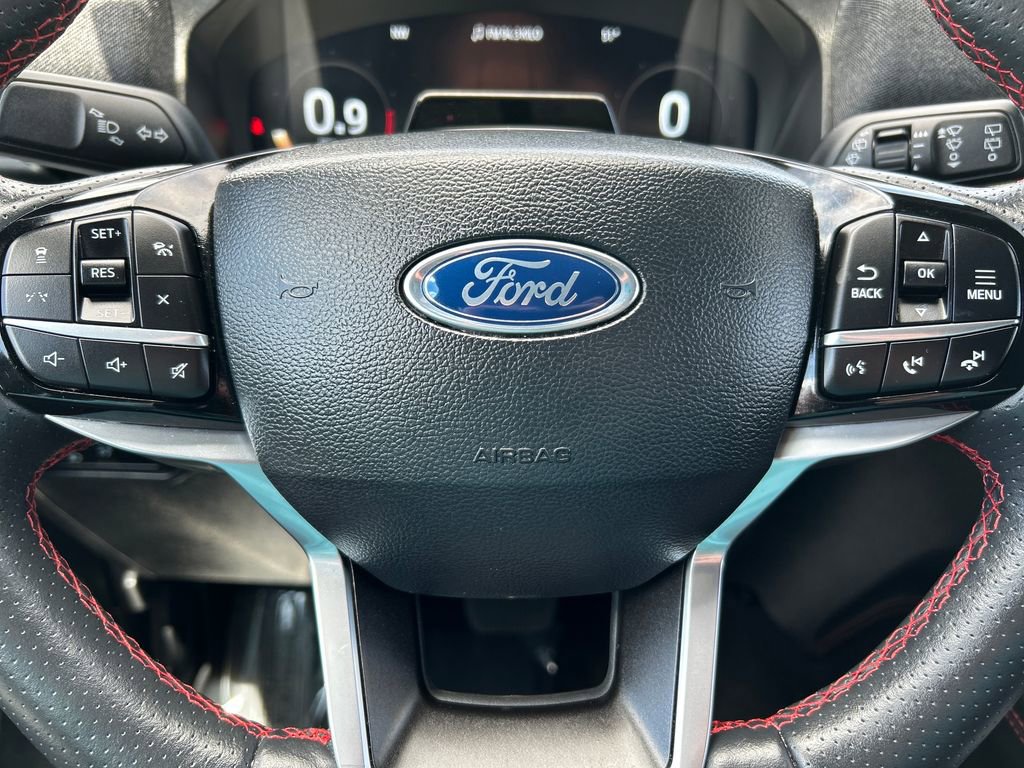 Used 2025 Ford Explorer ST-Line w/ ST-Line Street Pack AWD/4WD image 11