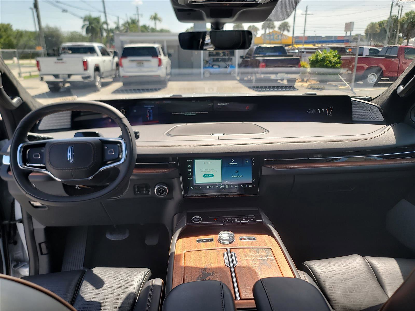 New 2025 Lincoln Navigator L Black Label image 15