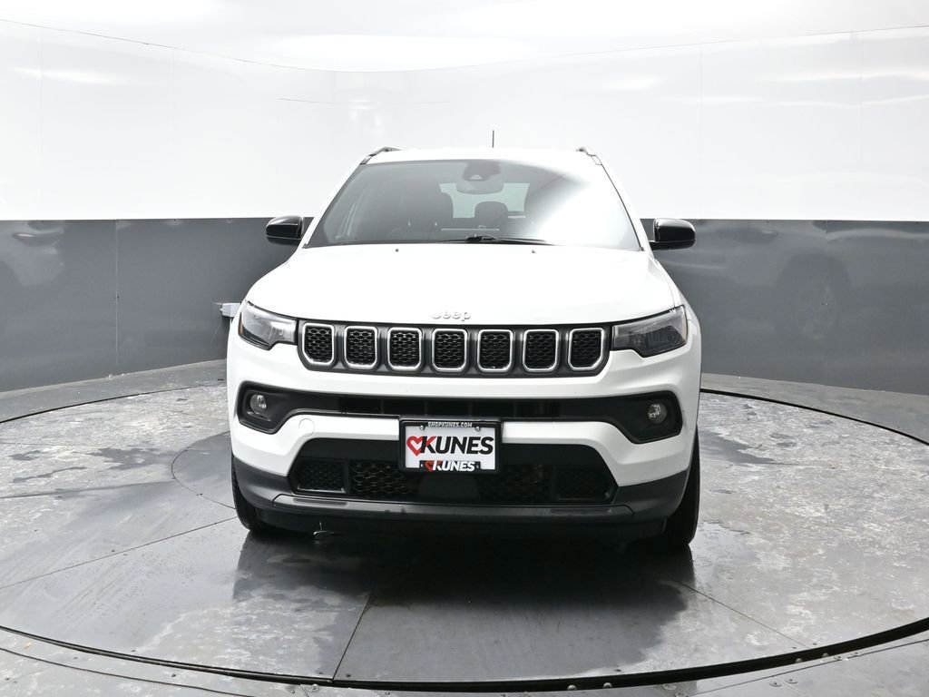 Used 2024 Jeep Compass Latitude image 6