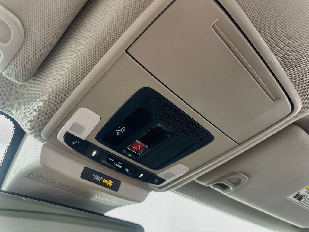 Used 2023 Honda Accord Touring image 34
