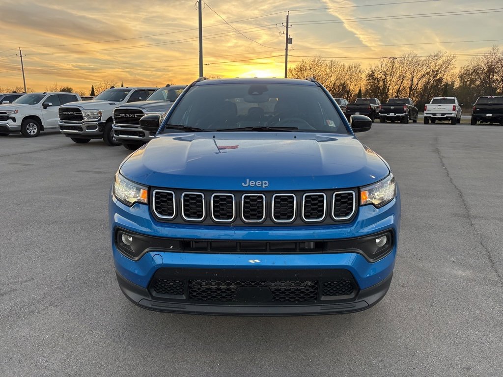 Used 2025 Jeep Compass Latitude image 8