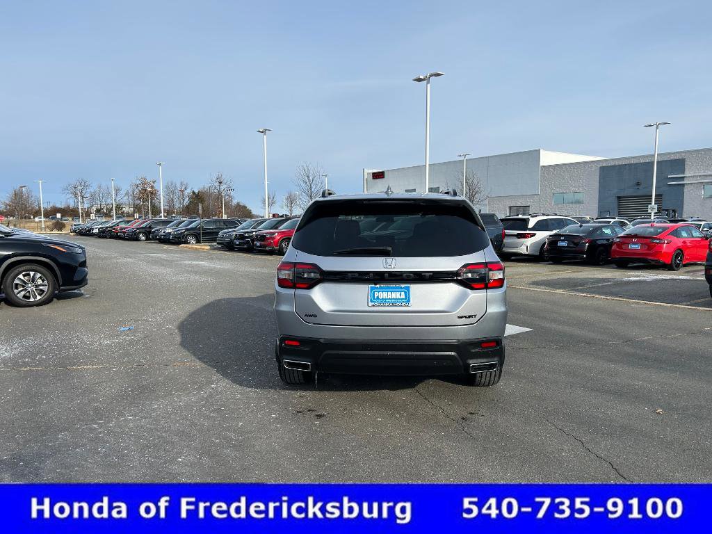 Certified 2024 Honda Pilot Sport image 5