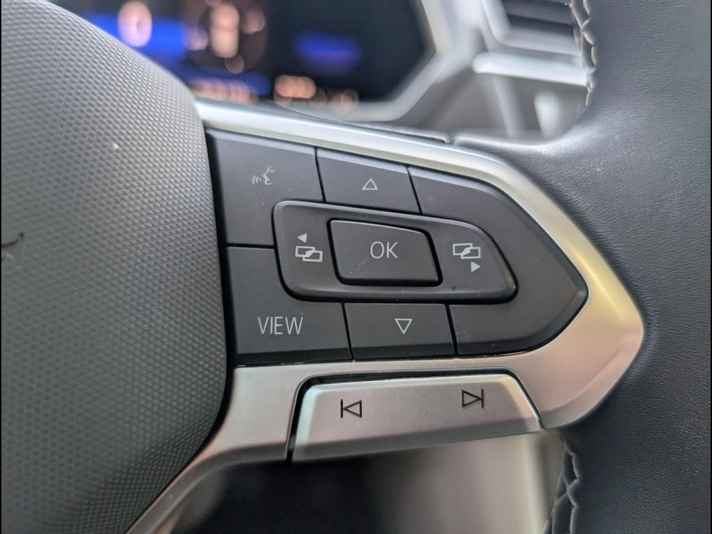 Certified 2023 Volkswagen Tiguan SE w/ Panoramic Sunroof Package FWD image 15