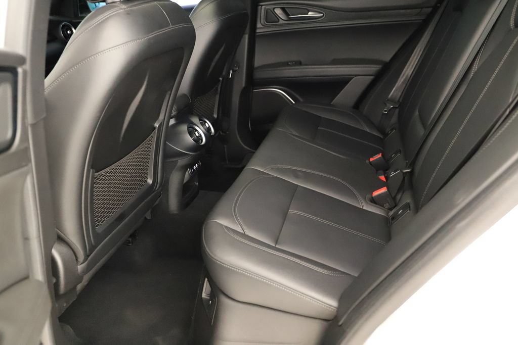 Used 2023 Alfa Romeo Stelvio Sprint RWD image 31
