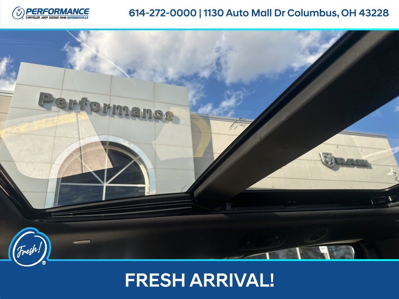 Used 2026 Chrysler Pacifica Premium w/ Quick Order Package 2ET image 23