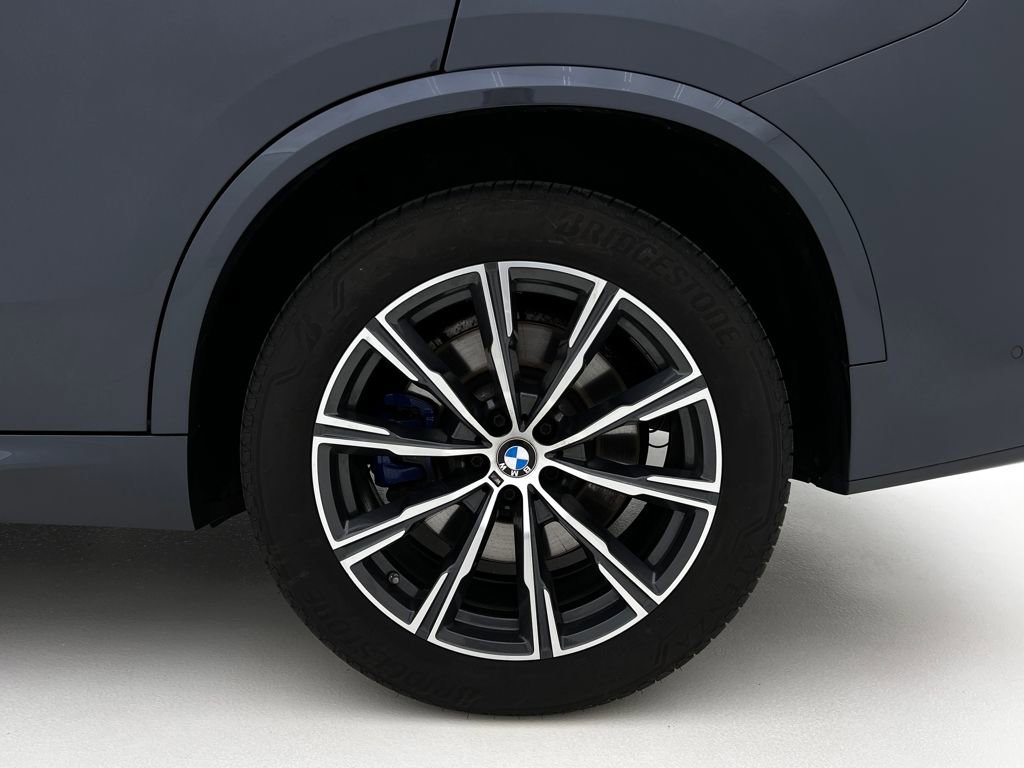 Used 2020 BMW X5 M50i w/ Executive Package image 27