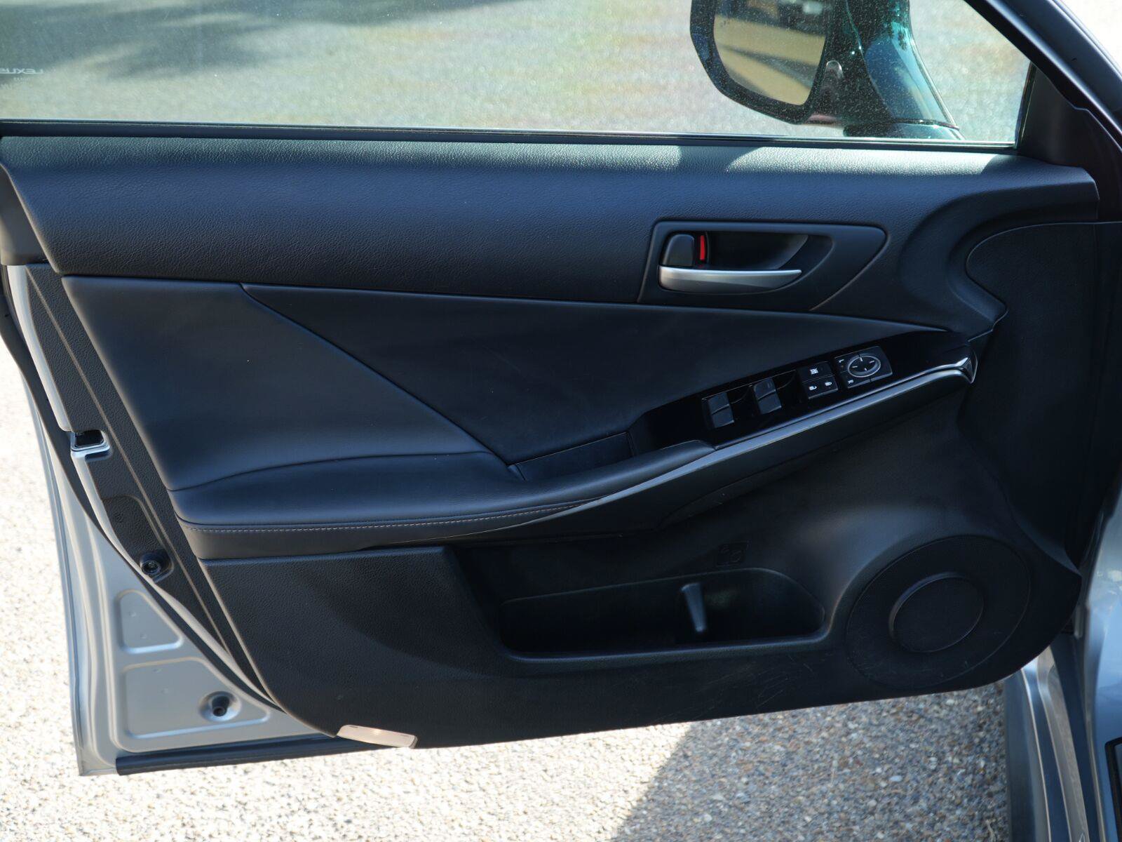 Used 2023 Lexus IS 300 w/ Comfort Package RWD image 5
