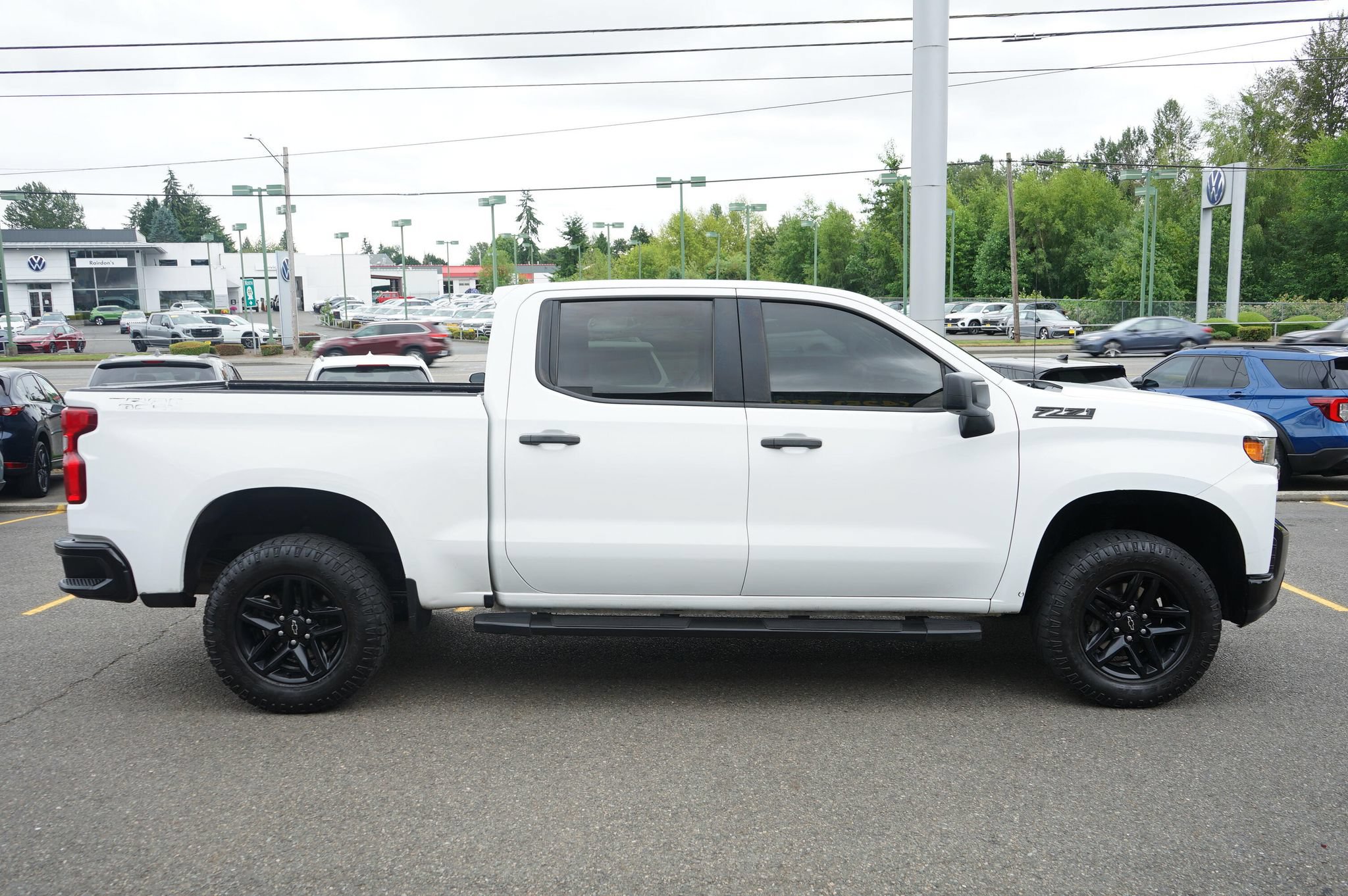 Used 2019 Chevrolet Silverado 1500 Custom Trail Boss w/ Custom Convenience Package AWD/4WD image 6