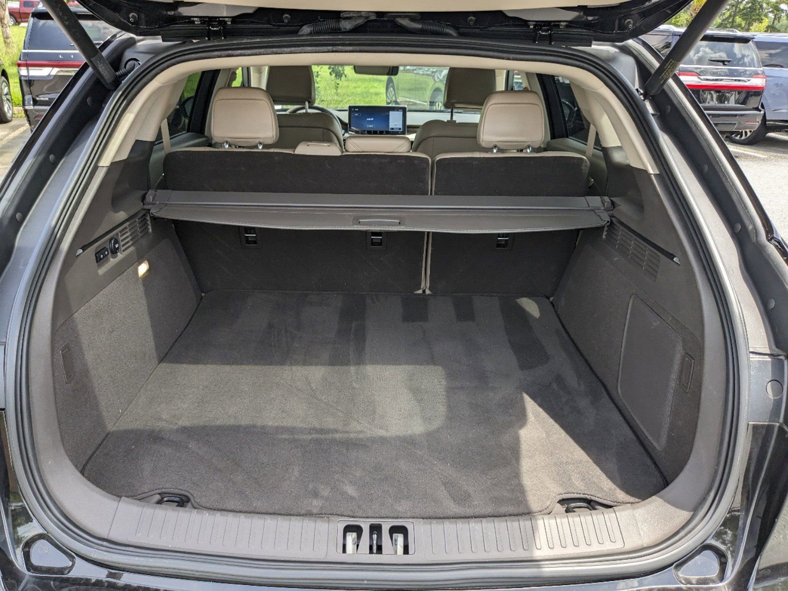 Certified 2023 Lincoln Nautilus Reserve w/ Equipment Group 202A image 14