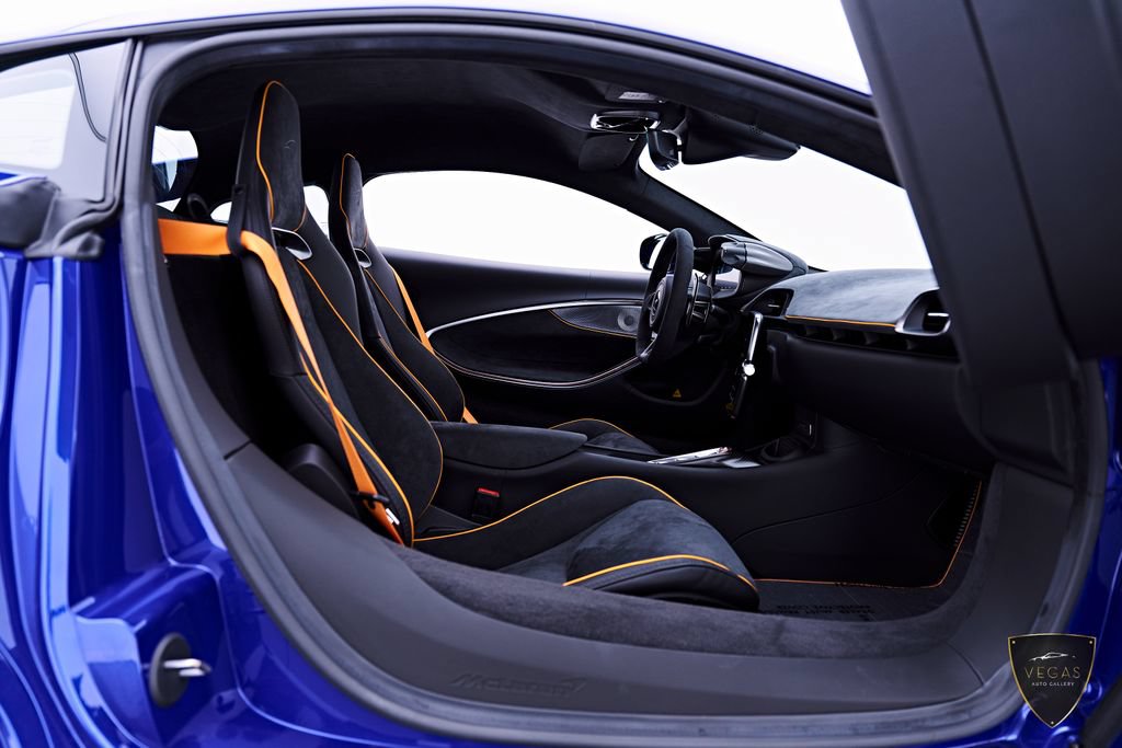 Used 2025 McLaren Artura RWD image 46