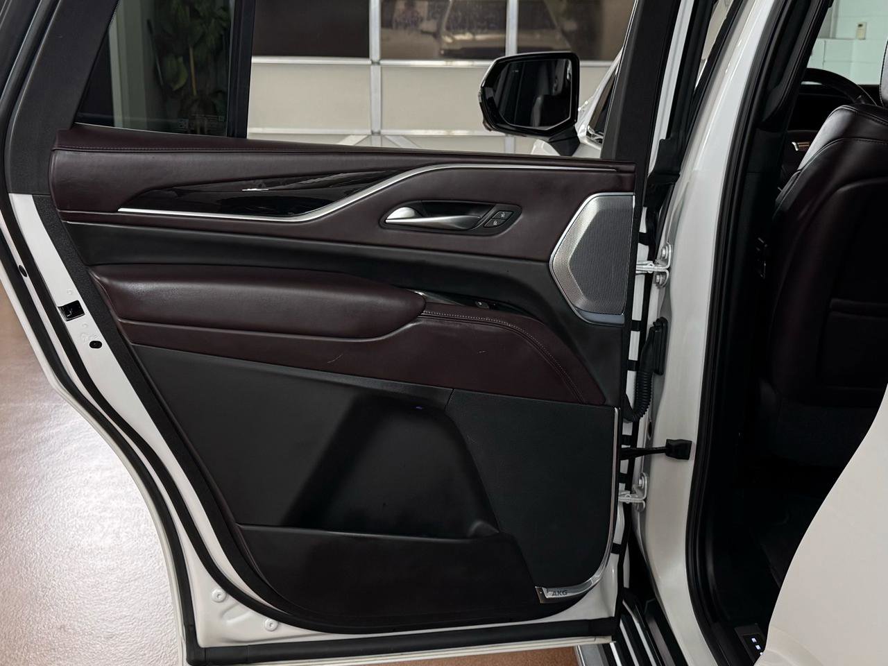 Used 2023 Cadillac Escalade Sport Platinum AWD/4WD image 40