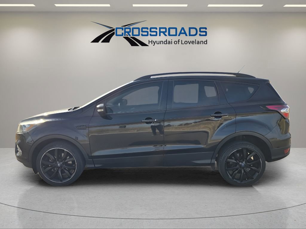 Used 2017 Ford Escape Titanium image 2