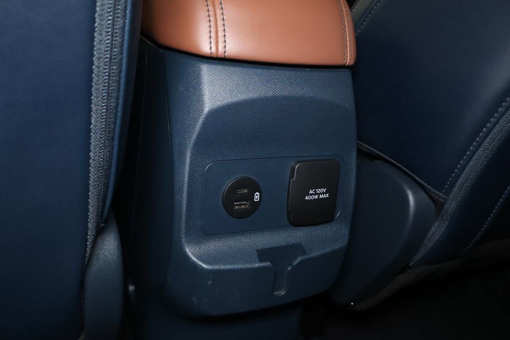 Used 2022 Ford Maverick Lariat w/ Lariat Luxury Package image 16