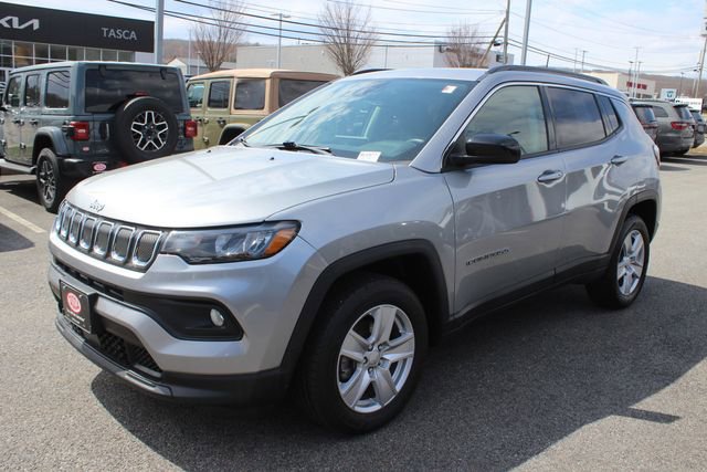 Used 2022 Jeep Compass Latitude w/ Sun and Sound Group image 2