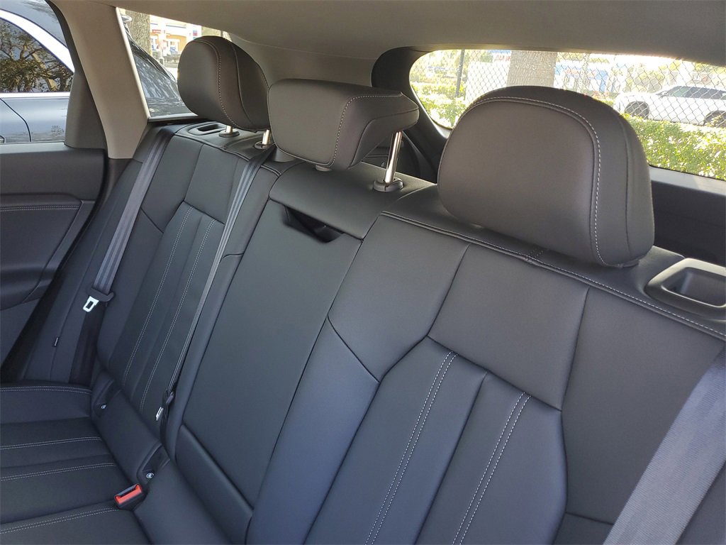 New 2025 Audi Q6 e-tron Premium image 27