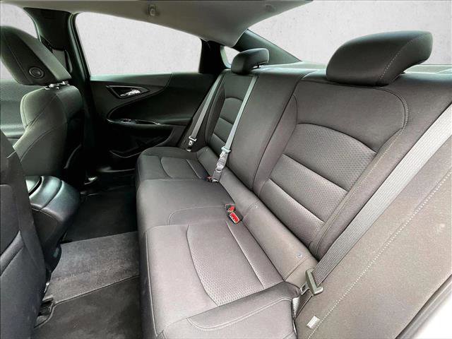 Used 2019 Chevrolet Malibu RS image 28