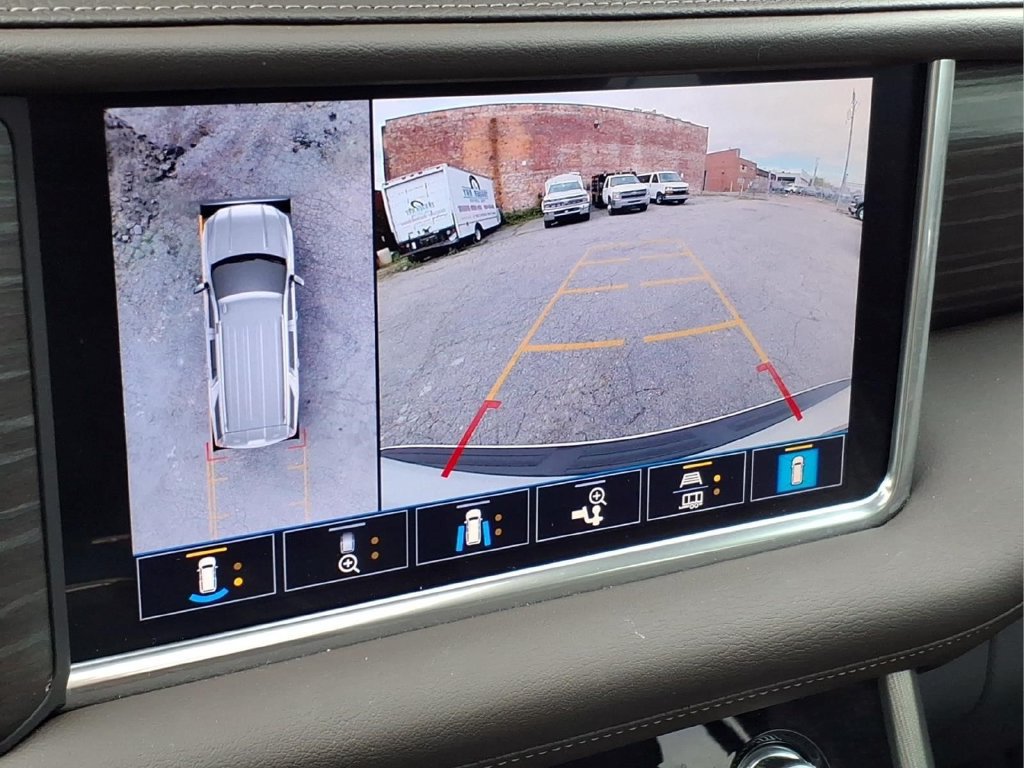 Used 2021 GMC Yukon XL Denali w/ Denali Premium Package AWD/4WD image 28