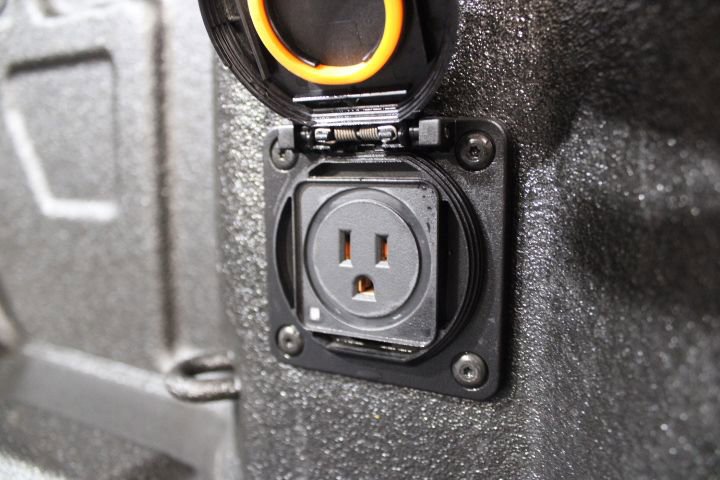 Used 2024 GMC Sierra 1500 AT4 w/ Technology Package image 17