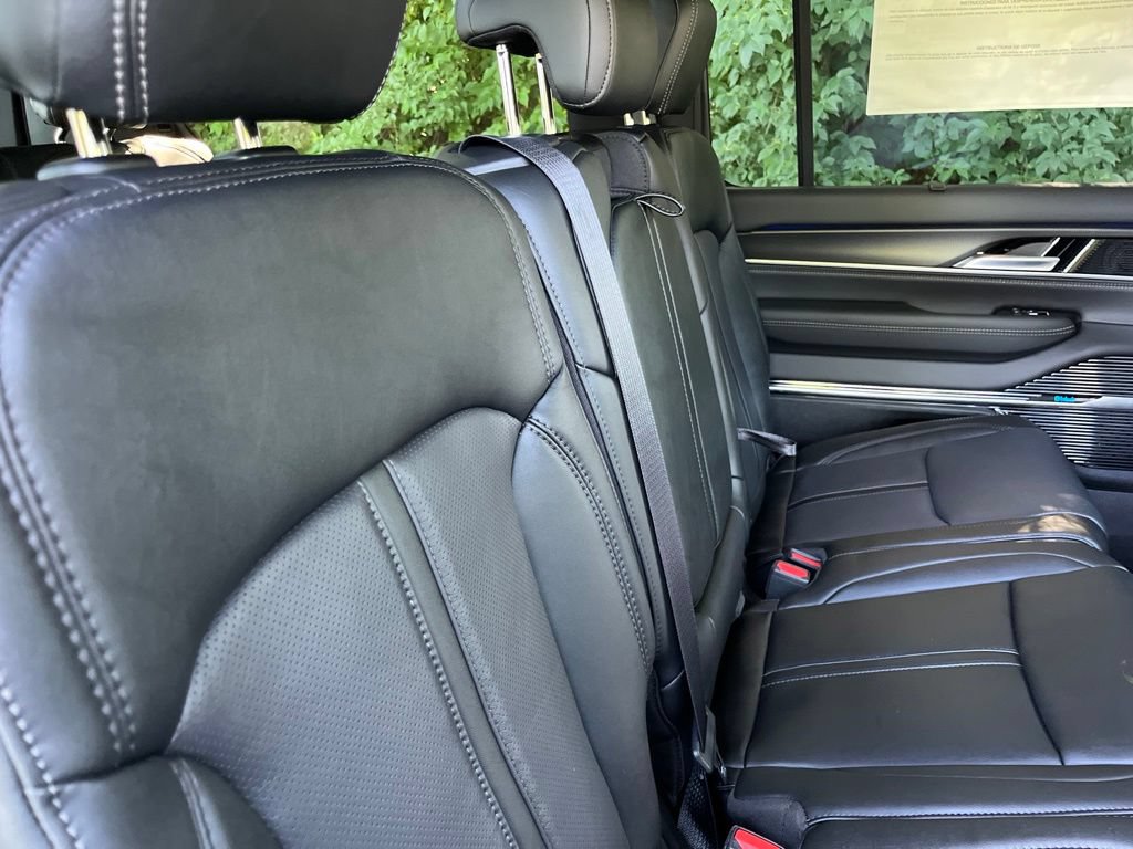 New 2026 Jeep Grand Wagoneer Summit w/ Premium Group III AWD/4WD image 45