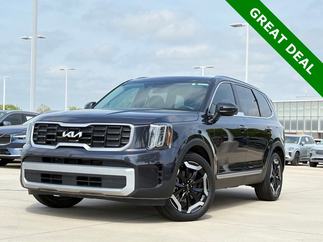 Used 2025 Kia Telluride S FWD image 2