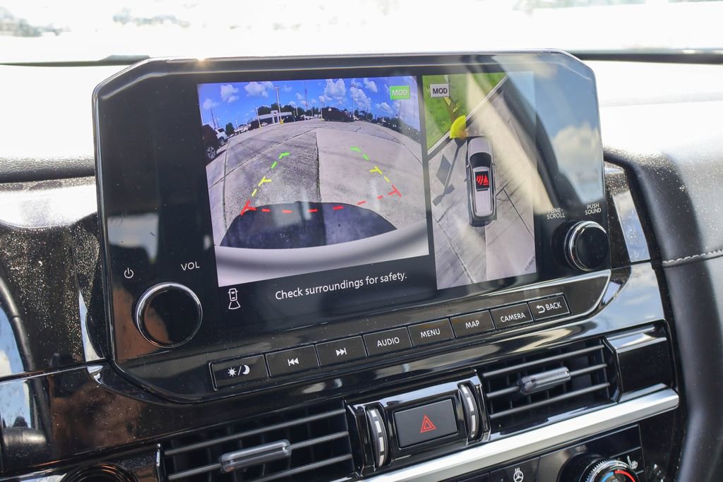 Used 2025 Nissan Pathfinder SL AWD/4WD image 4