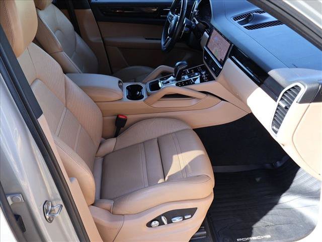 Used 2021 Porsche Cayenne AWD/4WD image 30