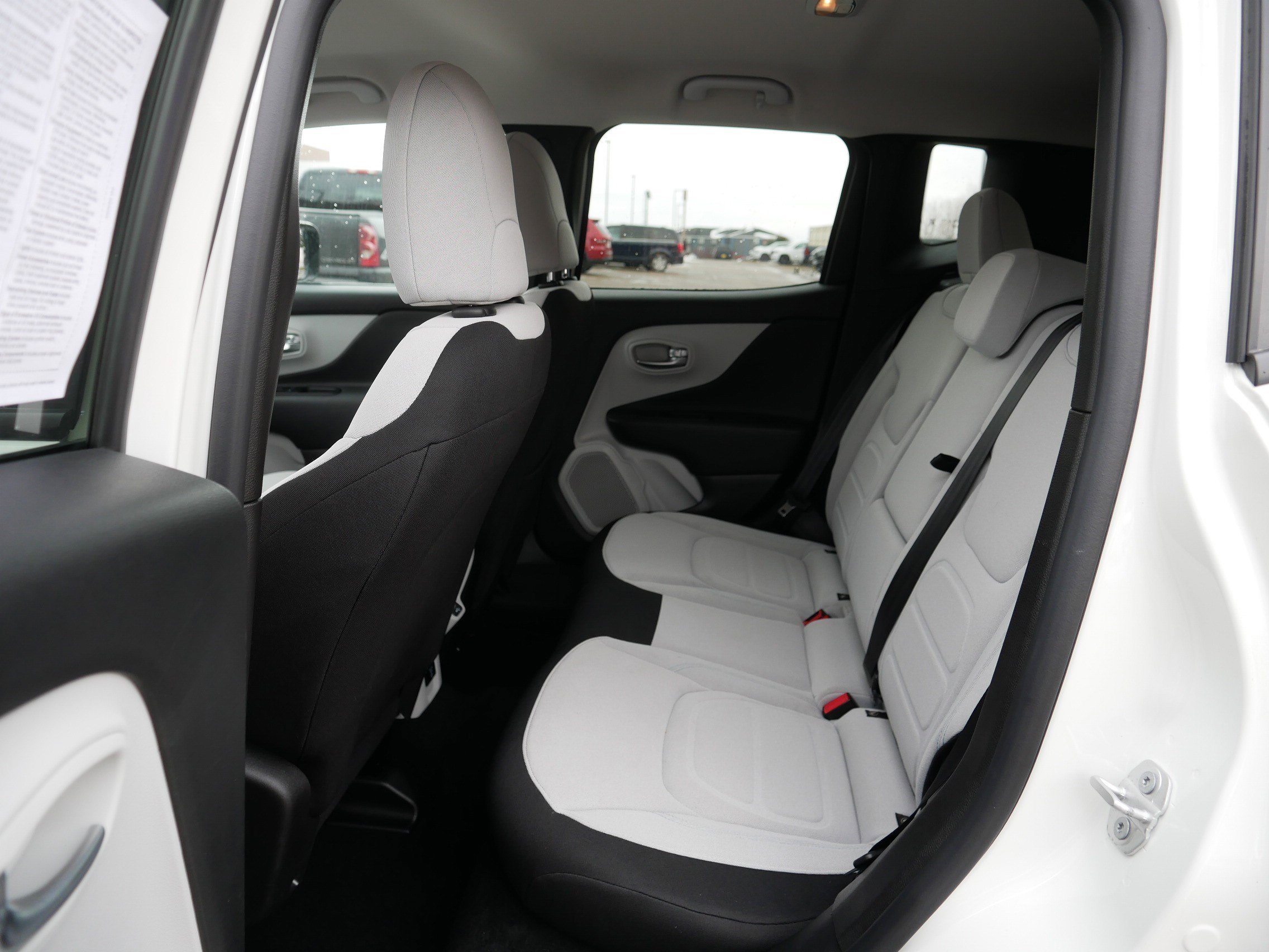 Certified 2022 Jeep Renegade Latitude w/ Convenience Group image 35