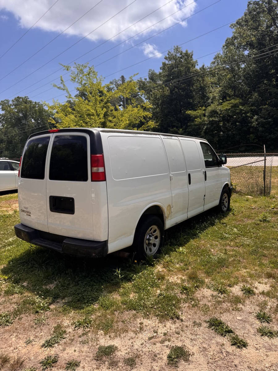 Used 2012 Chevrolet Express 1500 RWD image 7
