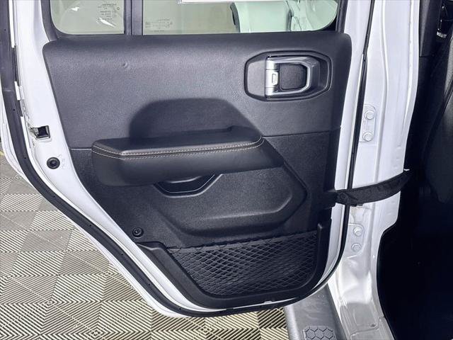 Certified 2024 Jeep Wrangler Unlimited Sahara AWD/4WD image 19