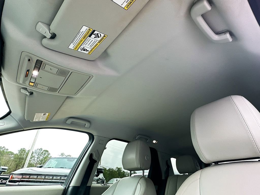 Used 2016 Land Rover Discovery Sport SE image 11