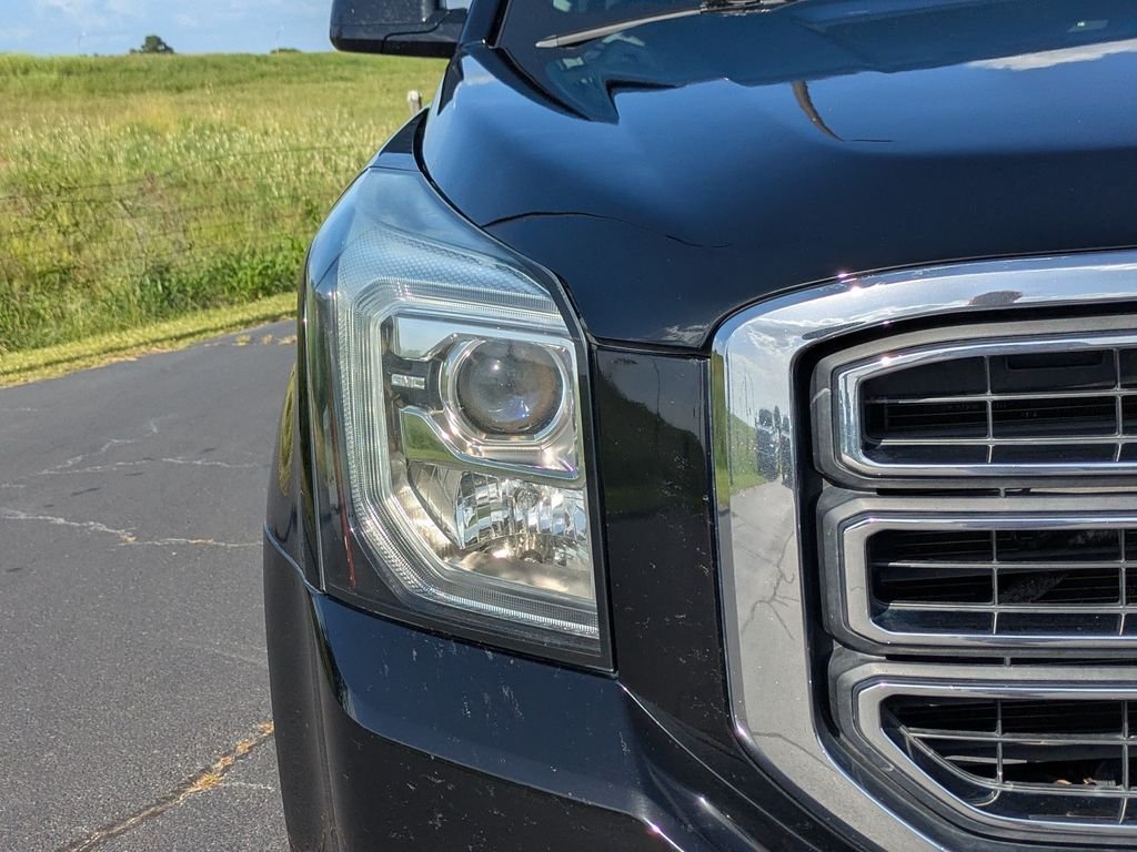 Used 2017 GMC Yukon XL SLT AWD/4WD image 10
