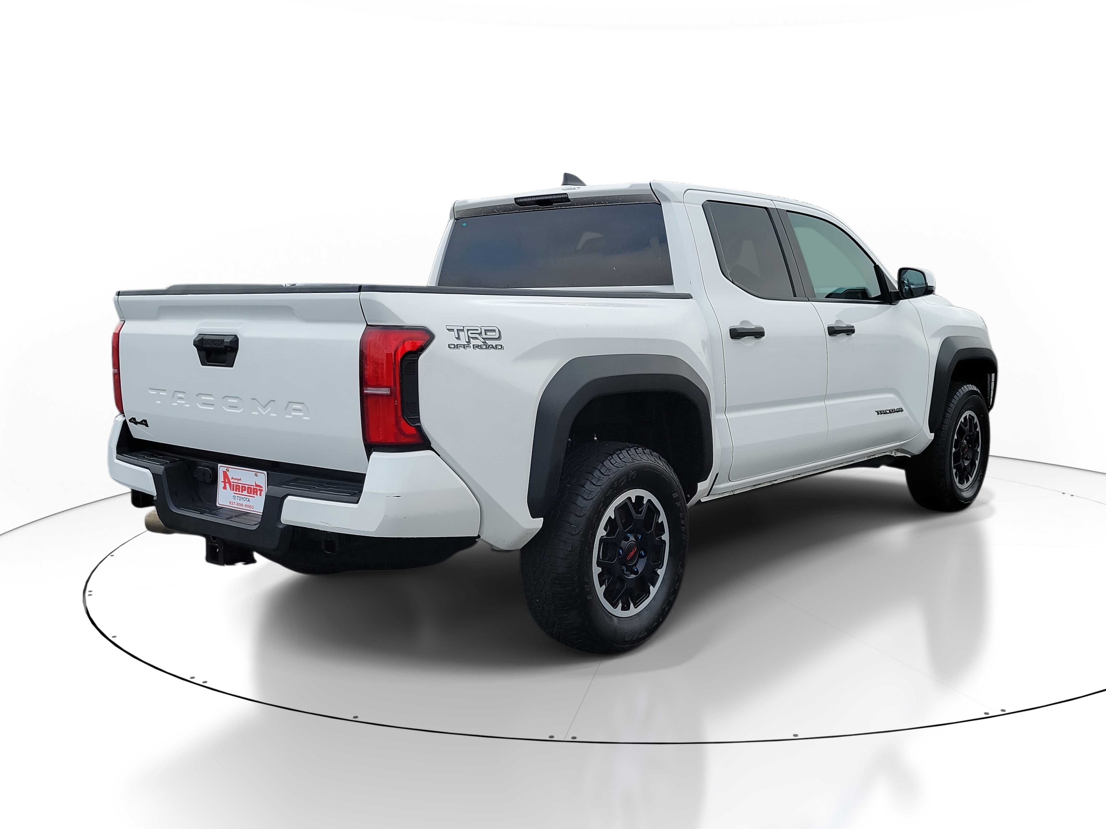 Used 2024 Toyota Tacoma TRD Off-Road image 4