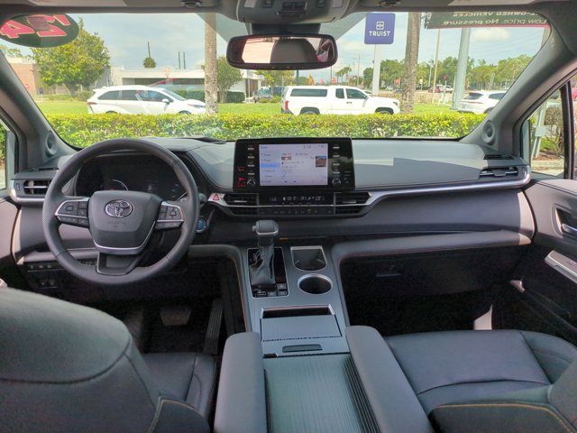 Certified 2024 Toyota Sienna XLE Woodland Edition AWD/4WD image 17