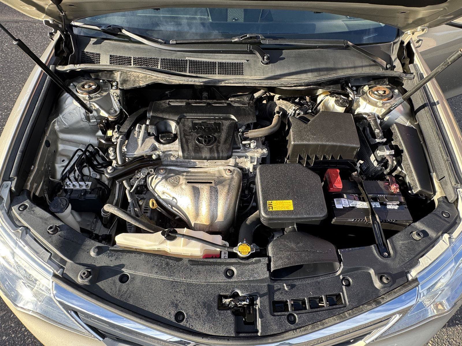 Used 2014 Toyota Camry XLE w/ Leather Package FWD image 11