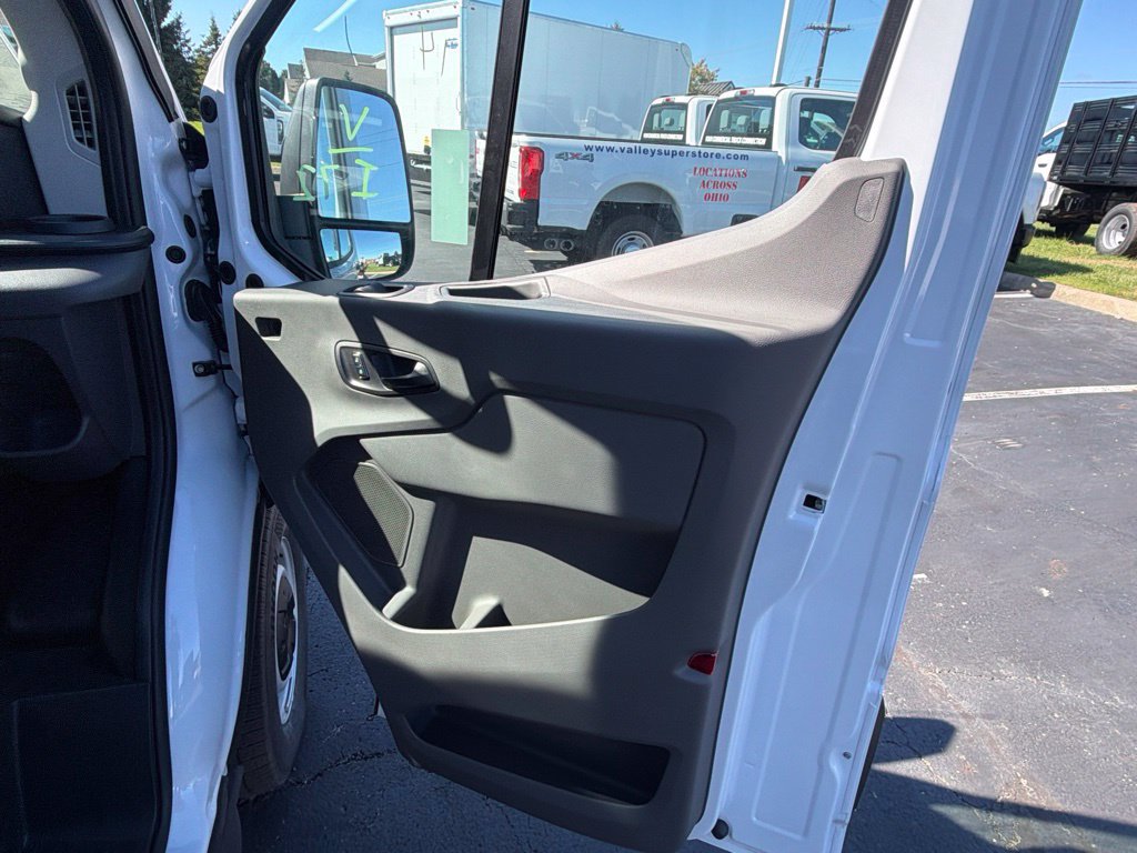 New 2027 Ford Transit 250 148 Medium Roof w/ Load Area Protection Package RWD image 25