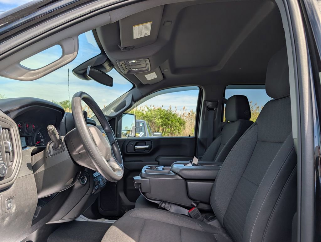 Used 2025 Chevrolet Silverado 2500 Custom w/ Custom Value Package AWD/4WD image 10