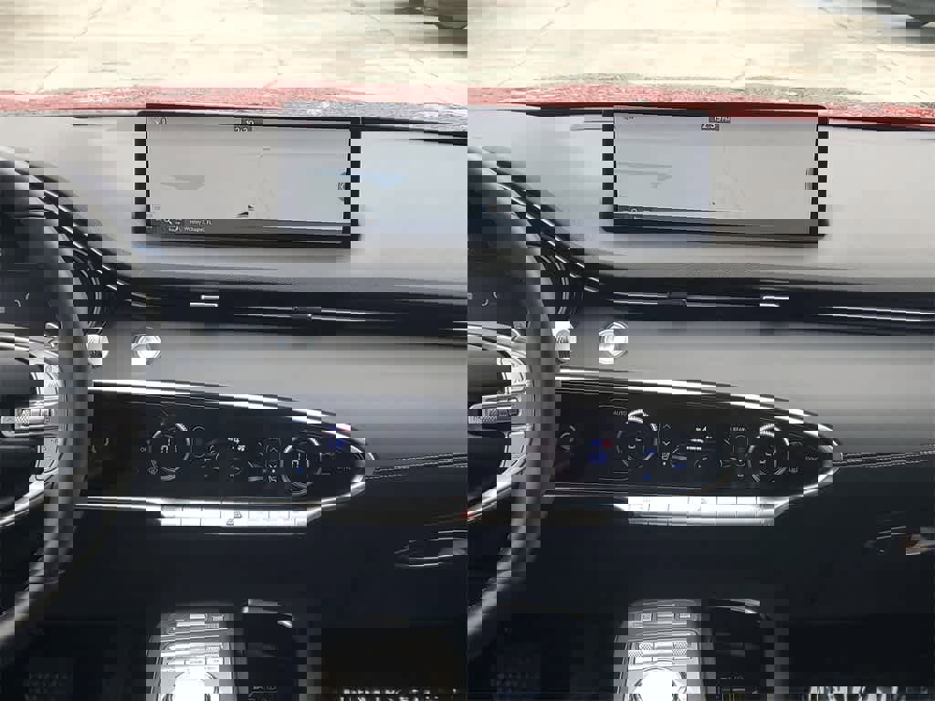 Used 2025 Genesis GV70 2.5T image 17