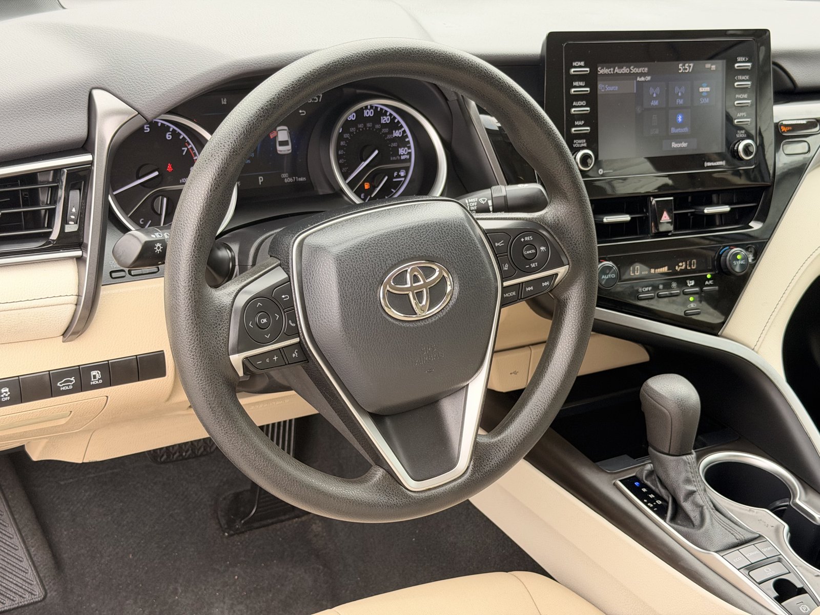 Used 2022 Toyota Camry LE AWD/4WD image 17