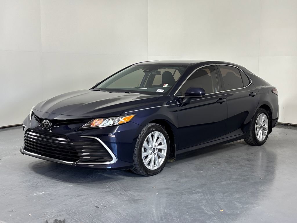 Certified 2022 Toyota Camry LE image 3