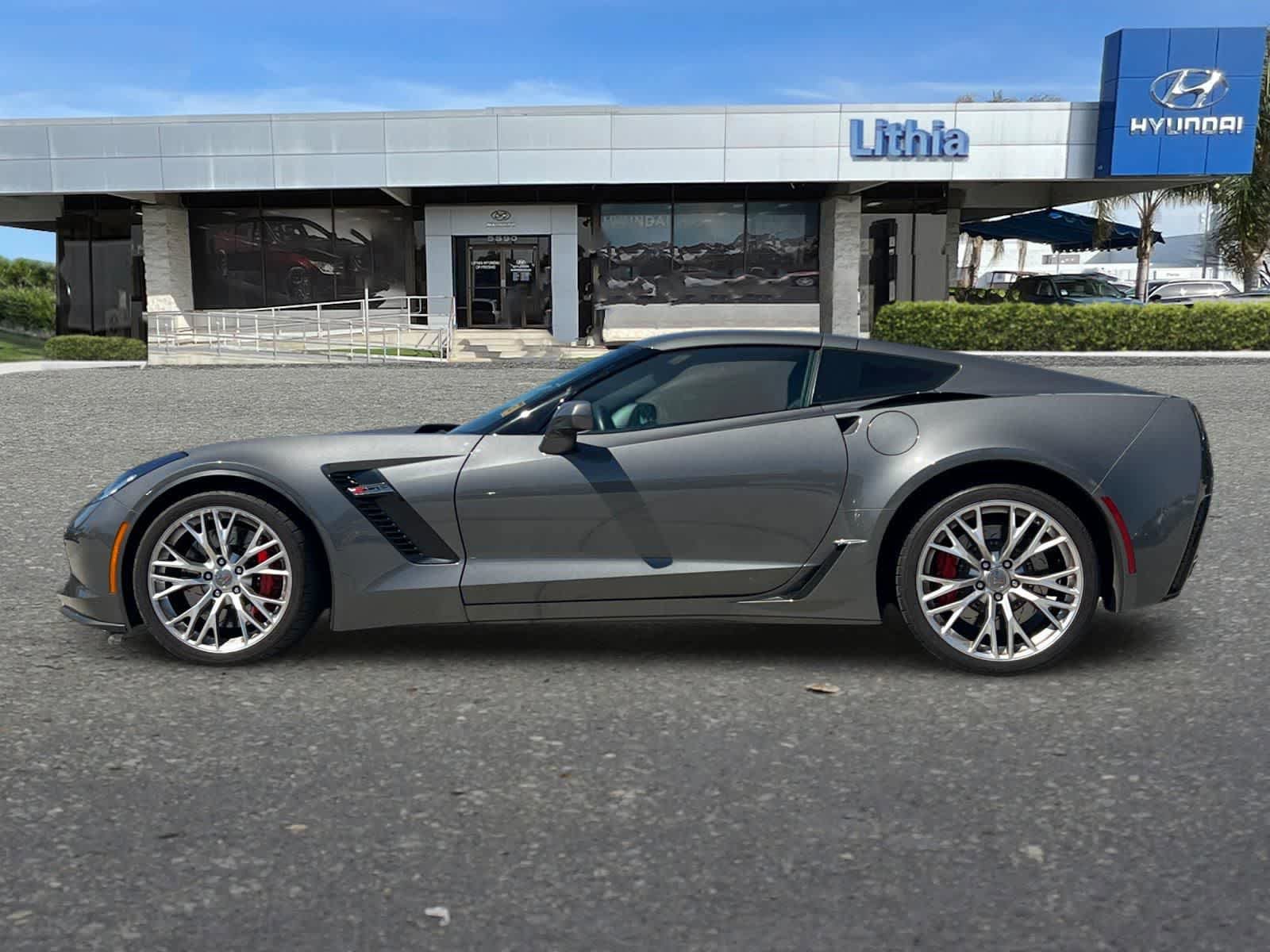 Used 2015 Chevrolet Corvette Z06 w/ 2LZ Preferred Equipment Group RWD image 6